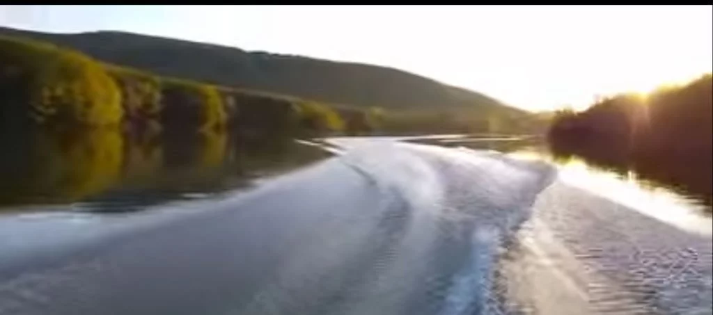 Тур с моторна лодка - част от програмата на www.DetskiLageri.com