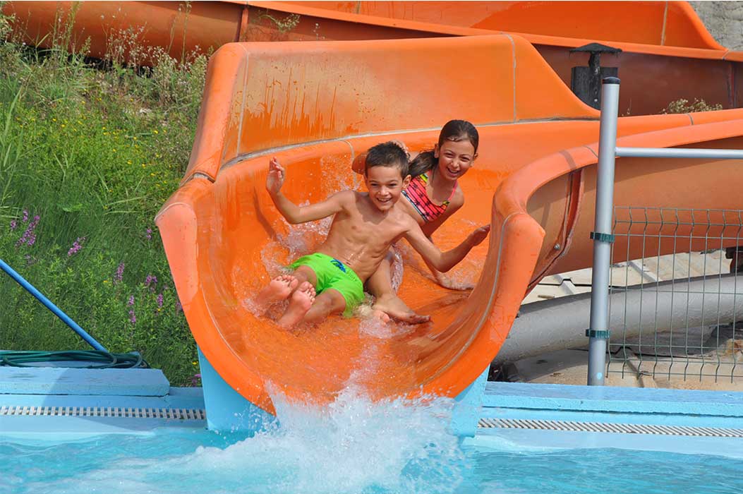 Детски лагер на море. Елате да поиграем заедно