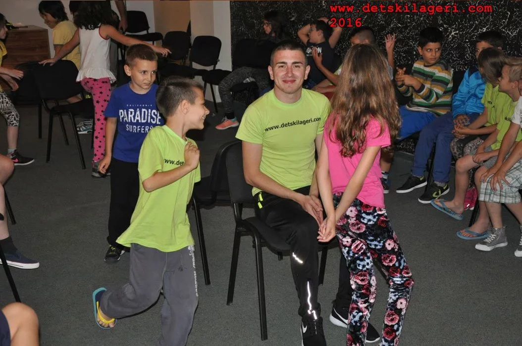 МУЗИКАЛЕН СТОЛ