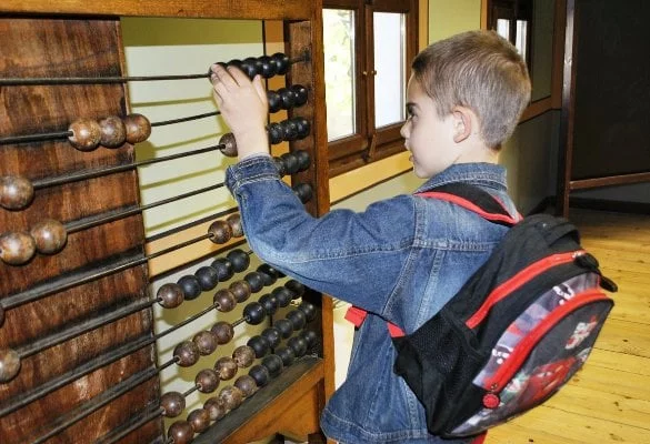 Предизвикателството на неизминатите пътища в детските очи